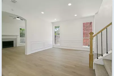 2116 Montclair Lane, Lewisville, TX 75067 - Photo 9