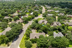 10000 Stony Point Dr, Woodway, TX 76712 - Photo 5