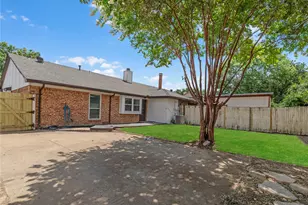 2429 Chestnut Way, Bedford, TX 76022 - Photo 15