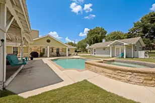 112 Towering Oaks Ct, Burleson, TX 76028 - Photo 29