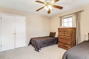 1226 Glen Loch Dr, Irving, TX 75062 - Photo 25