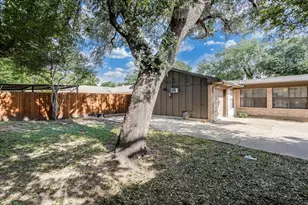 1226 Glen Loch Dr, Irving, TX 75062 - Photo 29