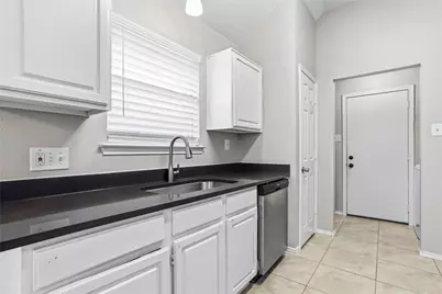 6308 S Chesterfield Drive, Fort Worth, TX 76179 - Photo 11