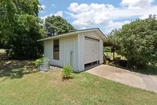 1309 Shannon Dr, Cleburne, TX 76031 - Photo 11