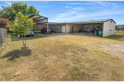 9805 Heritage Parkway, West, TX 76691 - Photo 11