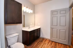 4800 W Illinois Ave, Dallas, TX 75211 - Photo 11