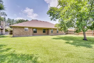 404 Highland Dr, Ennis, TX 75119 - Photo 7