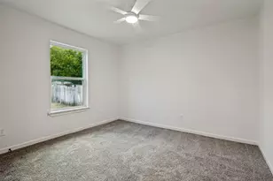 806 10th St, Grand Prairie, TX 75051 - Photo 19