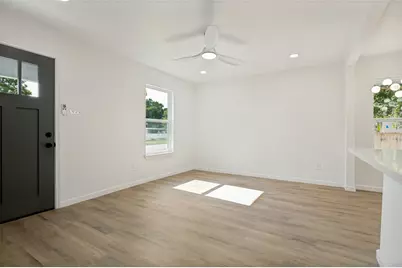 806 10th Street, Grand Prairie, TX 75051 - Photo 9
