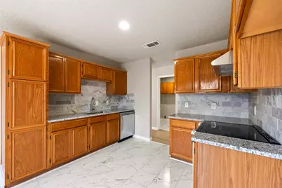 6314 Brookbriar Court, Arlington, TX 76018 - Photo 7