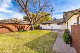 921 Bromwich St, Garland, TX 75040 - Photo 29