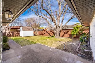 921 Bromwich St, Garland, TX 75040 - Photo 25