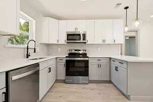 414 Dawson Cir, Grand Prairie, TX 75051 - Photo 1