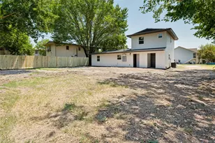 414 Dawson Cir, Grand Prairie, TX 75051 - Photo 25