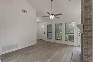 3701 Clover Hill Ln, Carrollton, TX 75007 - Photo 5