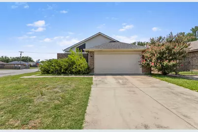 3701 Clover Hill Lane, Carrollton, TX 75007 - Photo 29