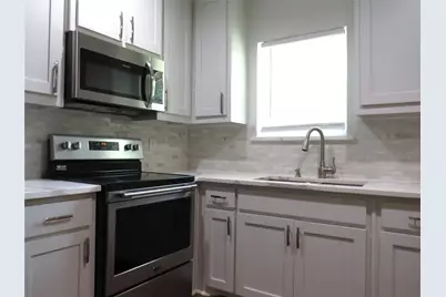 818 Thomas Street, Denton, TX 76201 - Photo 9