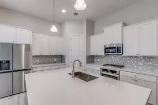 4322 Maple Bloom Dr, Arlington, TX 76005 - Photo 9
