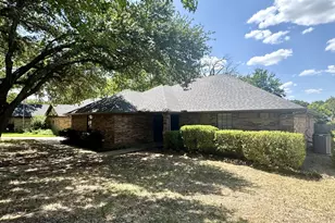 113 NE Timber Ridge Dr, Burleson, TX 76028 - Photo 35