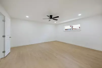 908 Raintree Road, Fort Worth, TX 76103 - Photo 11
