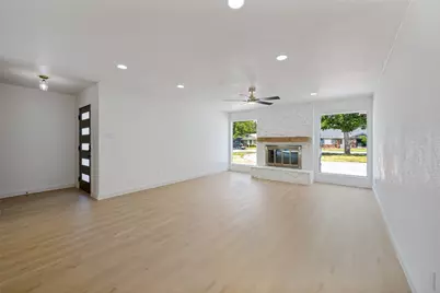 908 Raintree Road, Fort Worth, TX 76103 - Photo 3