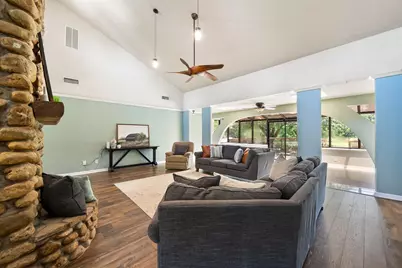 2211 Southcrest Drive, Arlington, TX 76013 - Photo 9