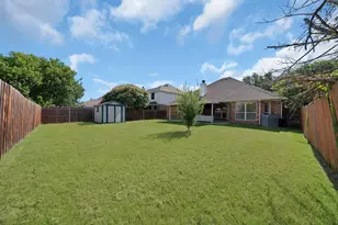 4677 Vespesian Ln, Grand Prairie, TX 75052 - Photo 3