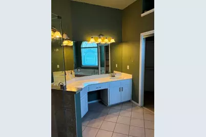 1826 Meadow Crest Drive, Grapevine, TX 76051 - Photo 23