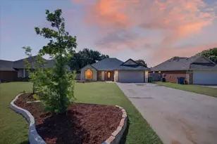 7206 Hackberry Ct, Granbury, TX 76048 - Photo 3