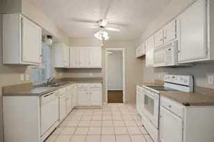 1142 Sicily Dr, Garland, TX 75040 - Photo 9