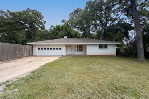 437 Denison Dr, Pottsboro, TX 75076 - Photo 1