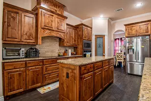 1009 Sky Ct, Weatherford, TX 76085 - Photo 7