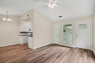1815 Lipscomb St, Fort Worth, TX 76110 - Photo 5