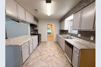 316 Brookwood Drive, DeSoto, TX 75115 - Photo 9