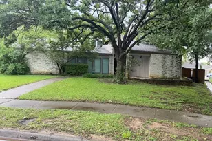742 Hummingbird Cir, Lewisville, TX 75067 - Photo 1