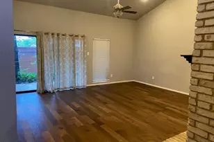 742 Hummingbird Cir, Lewisville, TX 75067 - Photo 3