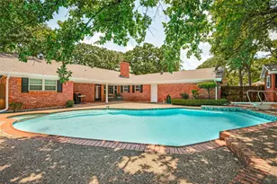832 Wheelwood Dr, Hurst, TX 76053 - Photo 25