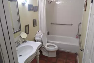 2405 Timberlake Dr, Irving, TX 75062 - Photo 13