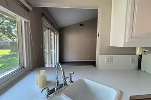 1117 High Point Rd, Arlington, TX 76015 - Photo 15