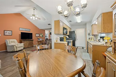 1409 Lincolnshire Way, Fort Worth, TX 76134 - Photo 9