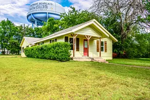1421 N Cleveland Ave, Sherman, TX 75090 - Photo 1