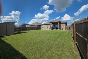 1036 Stanridge Ln, Van Alstyne, TX 75495 - Photo 3