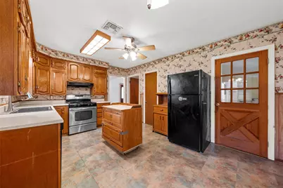 207 N Marable Street, West, TX 76691 - Photo 9