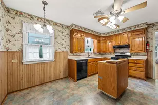207 N Marable St, West, TX 76691 - Photo 11