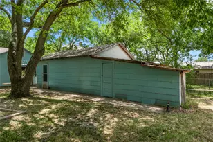 207 N Marable St, West, TX 76691 - Photo 35