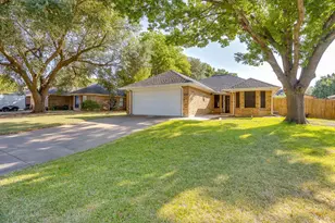 1200 Windy Meadows Dr, Burleson, TX 76028 - Photo 3