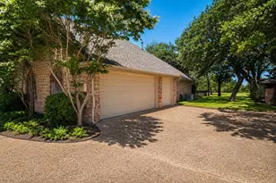 222 Hart Ct, Runaway Bay, TX 76426 - Photo 3