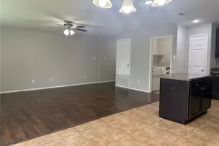 1804 Gayla Creek Dr, Little Elm, TX 75068 - Photo 9