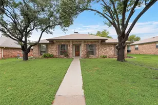 2623 Fallcreek Dr, Carrollton, TX 75006 - Photo 1