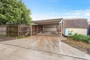 2623 Fallcreek Dr, Carrollton, TX 75006 - Photo 21